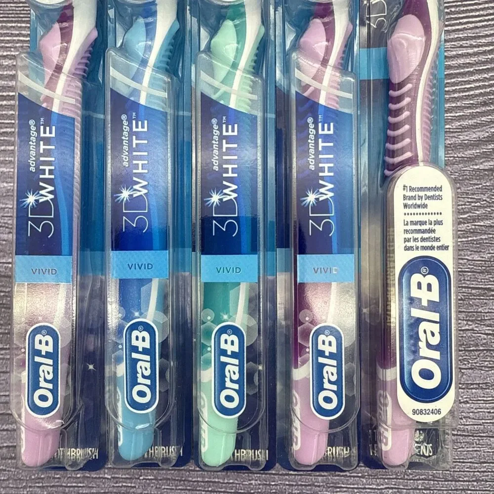 5 LOT Oral-B Advantage 3D White Vivid Toothbrush SOFT NOS 2009 P&G USA